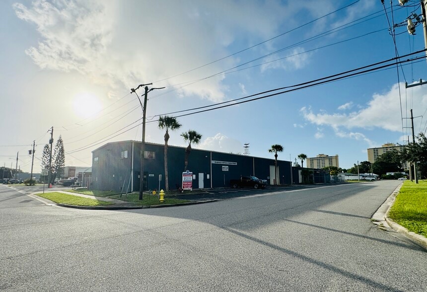 1605 Lake Street and 716 Columbus Avenue portfolio of 2 properties for sale on LoopNet.com - Building Photo - Image 2 of 27