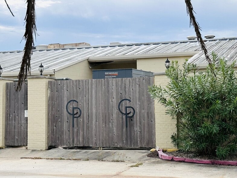 5301 Tullis Dr, New Orleans, LA for sale - Building Photo - Image 2 of 11