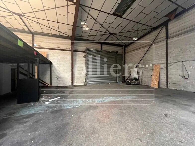 Office in Vitrolles for lease - Interior Photo - Image 3 of 5