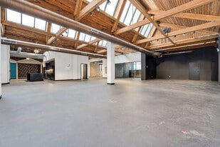 309-319 N. Justine, Chicago - Convenience Store