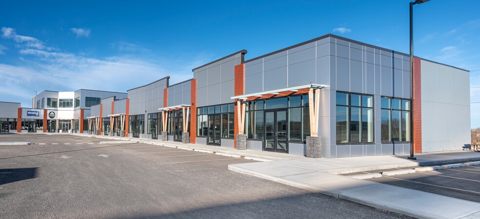 2 Royal Vista Link NW, Calgary, AB for lease - Building Photo - Image 1 of 5