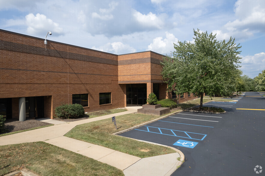 905 Airport Rd, West Chester, PA for lease - Building Photo - Image 3 of 6