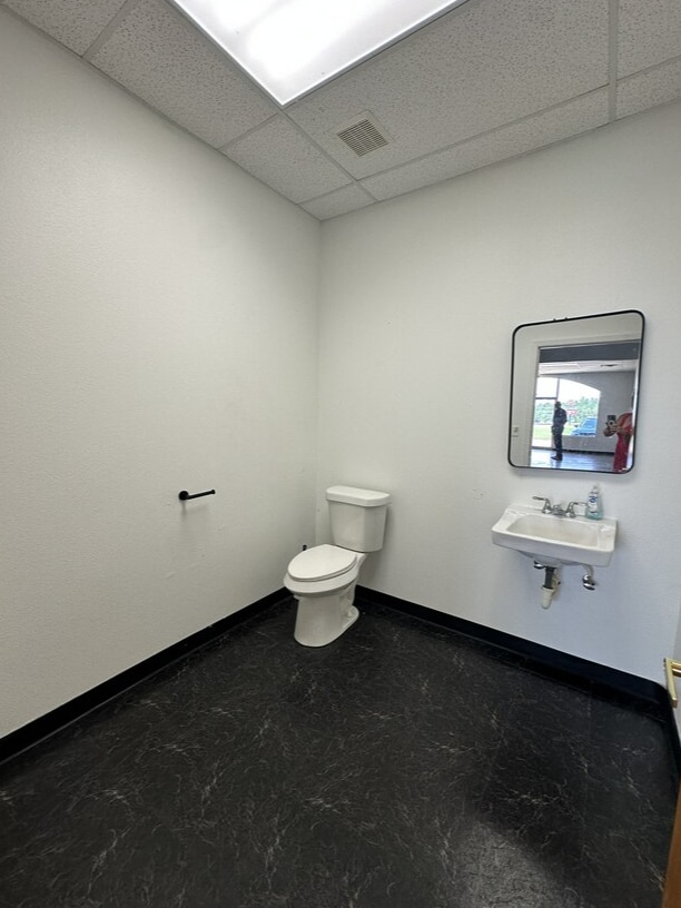 11980 Hwy 64 E, Tyler, TX for lease Interior Photo- Image 1 of 6