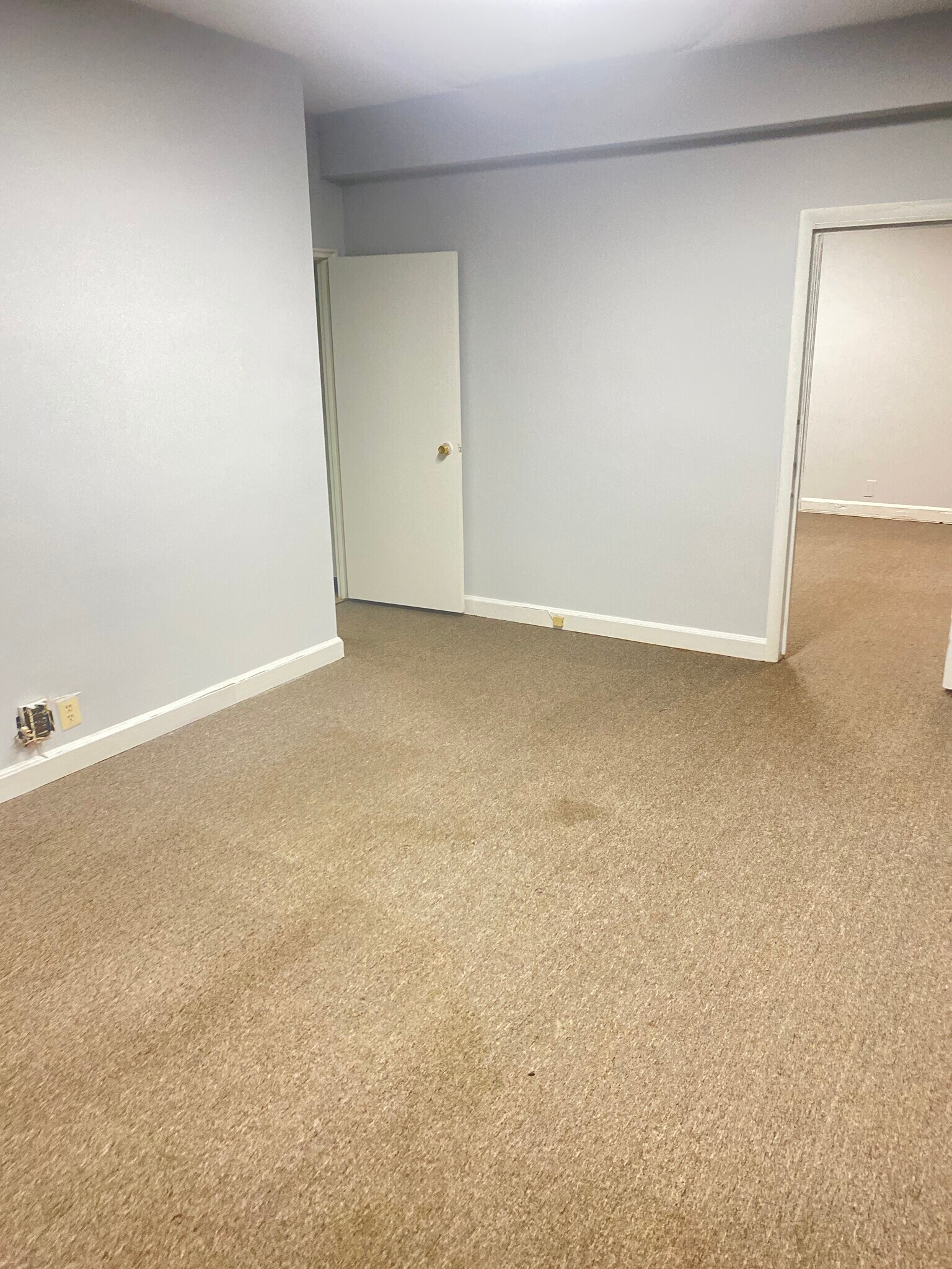 3601 Greenway, Baltimore, MD 21218 Carrollton Condominiums