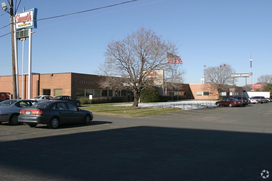 1085-1091 N Snelling Ave, Saint Paul, MN for lease - Building Photo - Image 2 of 6