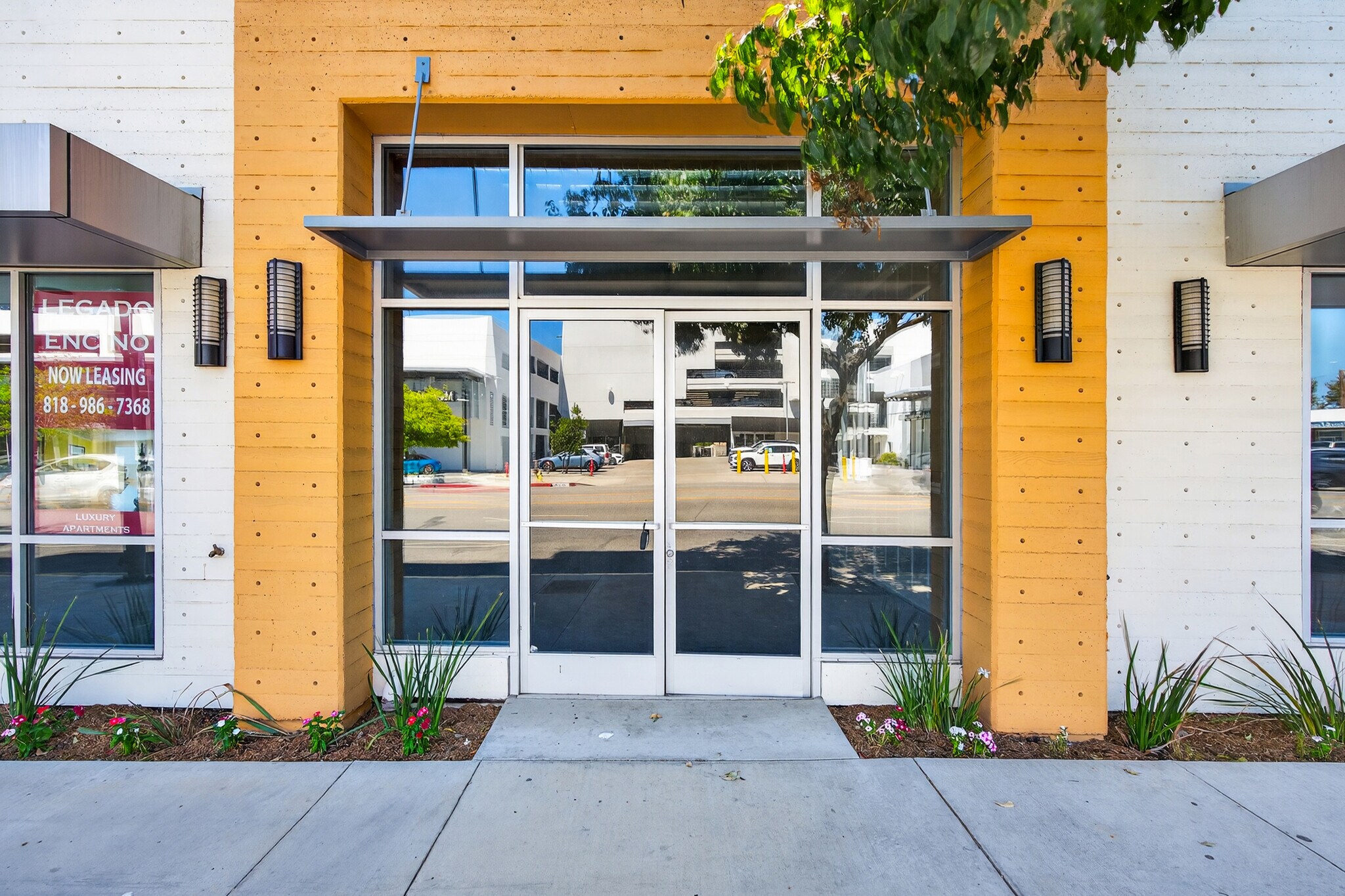 16710 Ventura Blvd, Encino, CA for lease Interior Photo- Image 1 of 5