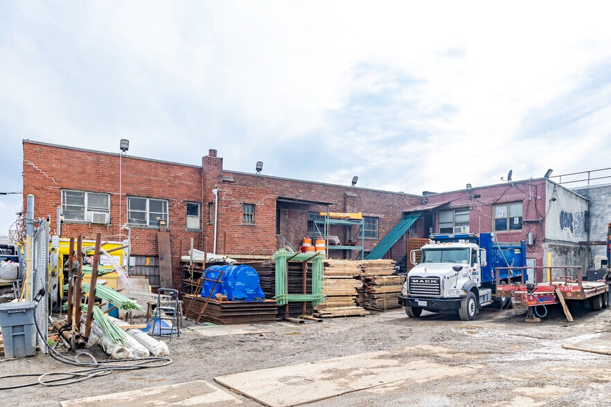 945-975 Close Ave, Bronx, NY for lease - Building Photo - Image 3 of 12