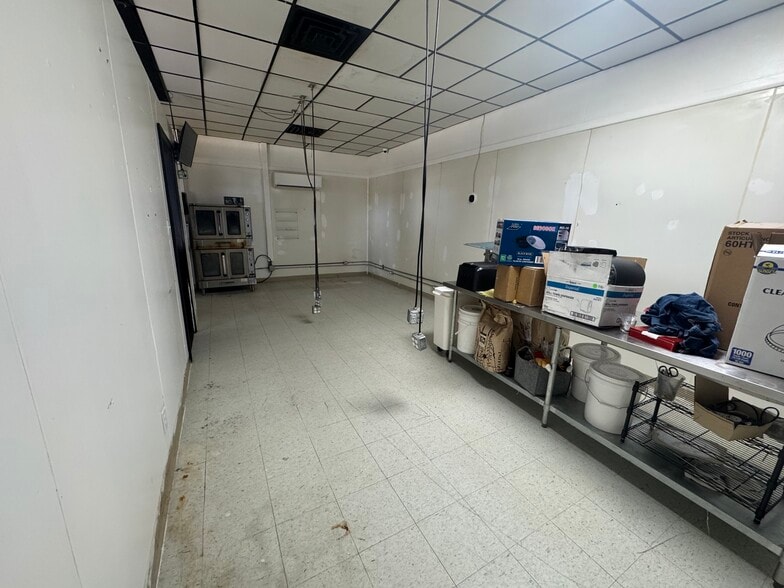 3701 Southwest Blvd, Fort Worth, TX for lease - Interior Photo - Image 3 of 6