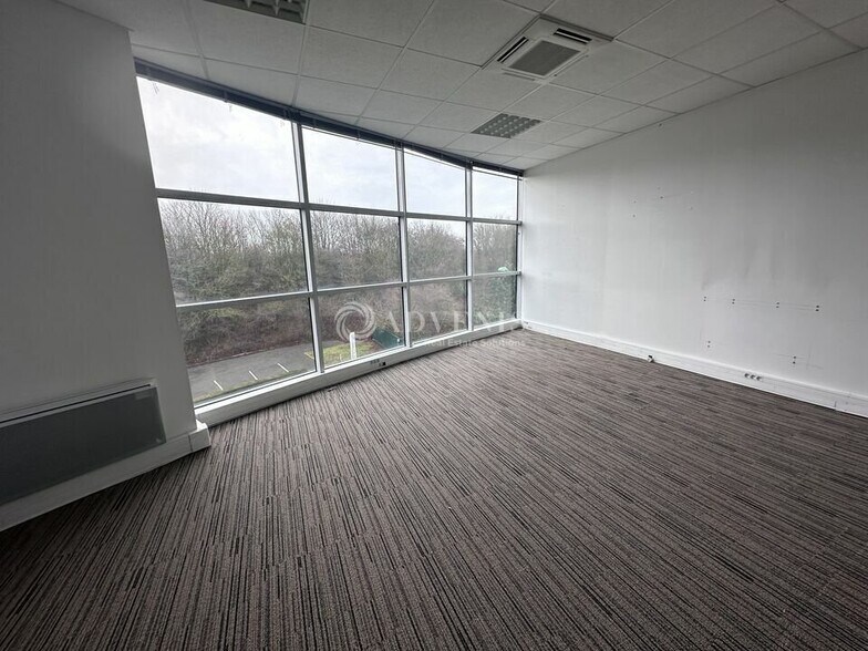 Office in Lambersart for lease - Interior Photo - Image 3 of 5