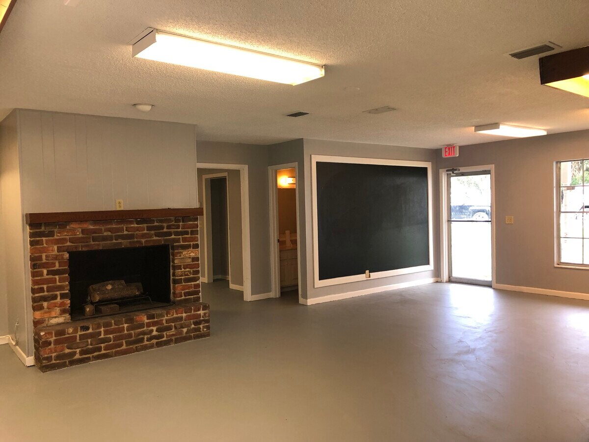 410 N Parsons Ave, Brandon, FL 33510