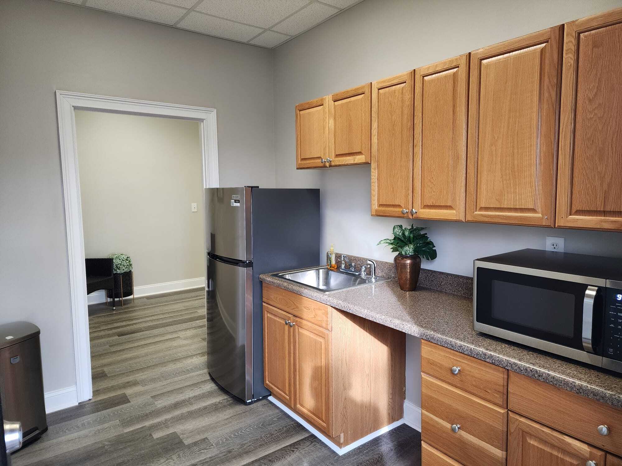 485 S Perry St, Lawrenceville, GA 30046 Private Offices from 550