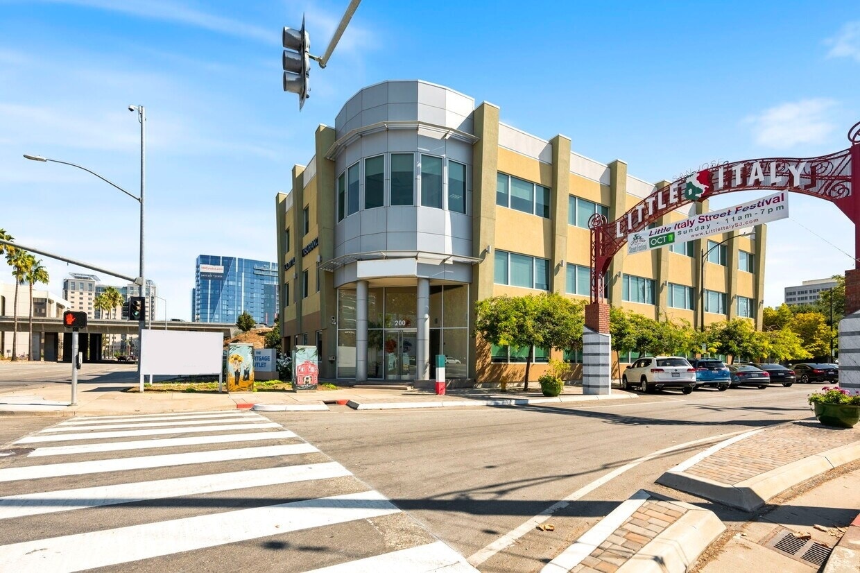 200 N Almaden Blvd, San Jose, CA for lease Building Photo- Image 1 of 11