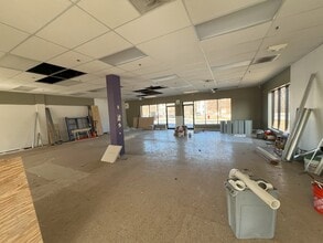 104-128 Eastgate Dr, Algonquin, IL for lease Interior Photo- Image 2 of 4