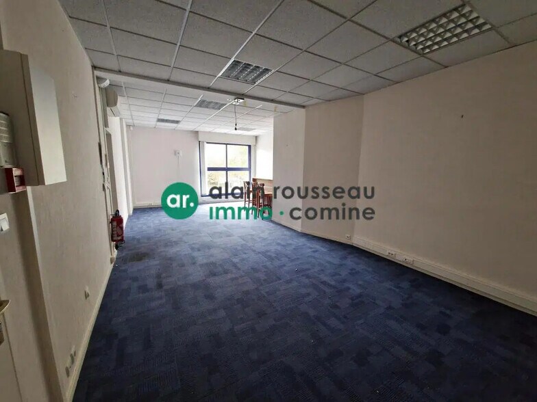 Office in Angers for sale - Interior Photo - Image 2 of 4