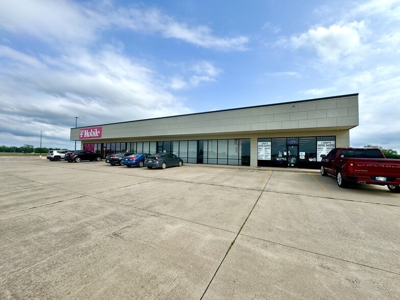 1402 W Grant Ave, Pauls Valley, OK for lease - Building Photo - Image 2 of 4