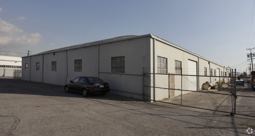 11127-11129 Vanowen St, North Hollywood, CA for lease - Building Photo - Image 3 of 4