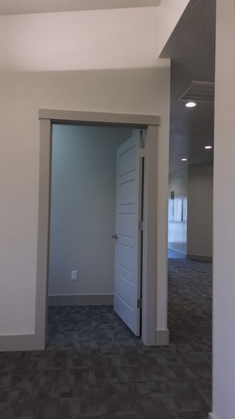 1943 E Overland Rd, Meridian, ID for lease - Commercial Listing Video - Image 2 of 22