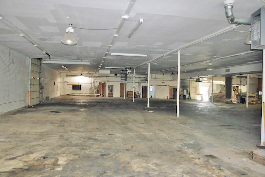 180 N Saginaw St, Pontiac, MI for lease - Interior Photo - Image 2 of 9