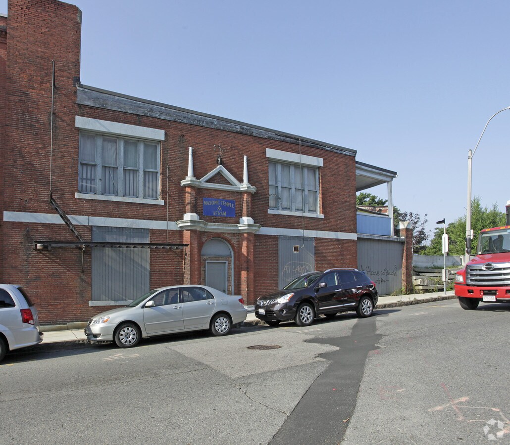 51 Dudley St, Boston, MA 02119