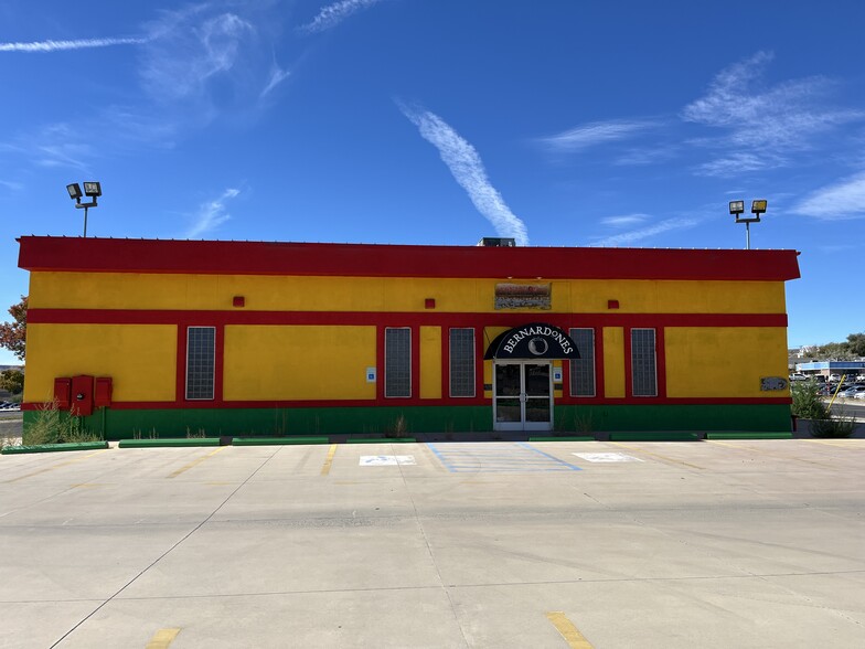 933 W Main St, Farmington, NM for lease - Building Photo - Image 1 of 11