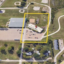 3907 SW Burlingame Rd, Topeka, KS - aerial  map view