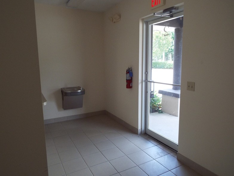 4390 NE 35th St, Ocala, FL for lease - Building Photo - Image 2 of 8