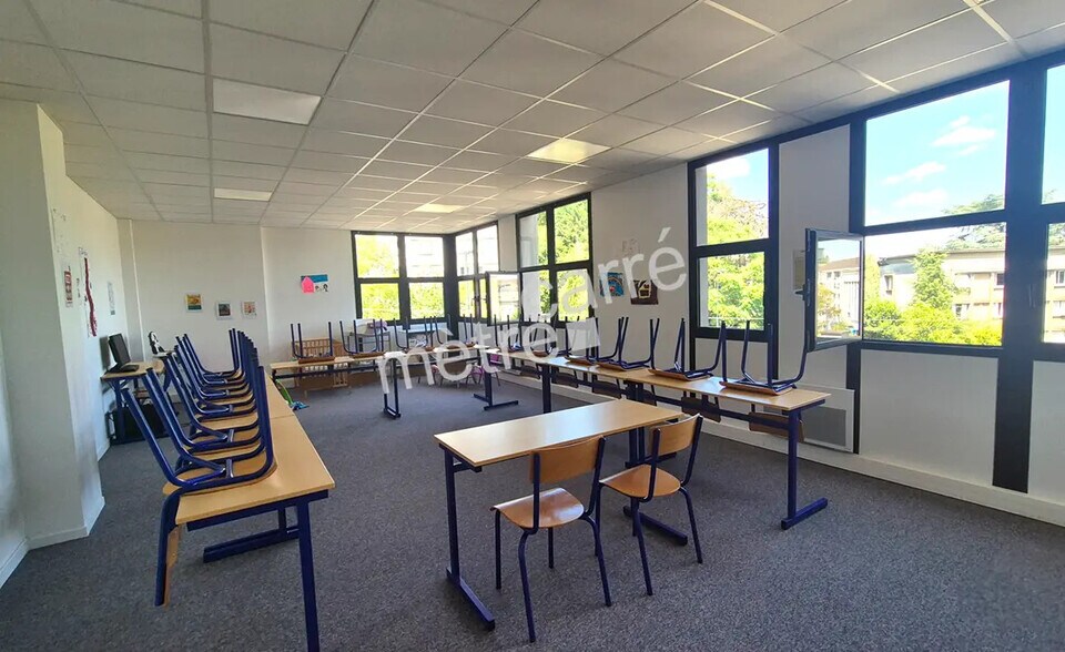 Office in Saint-Herblain for lease - Interior Photo - Image 2 of 8