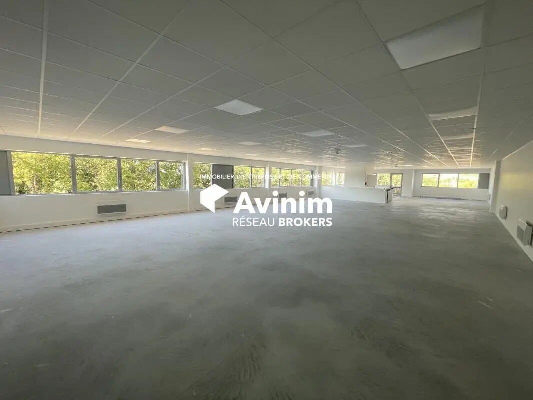 Office in Rousset for sale Interior Photo- Image 1 of 6
