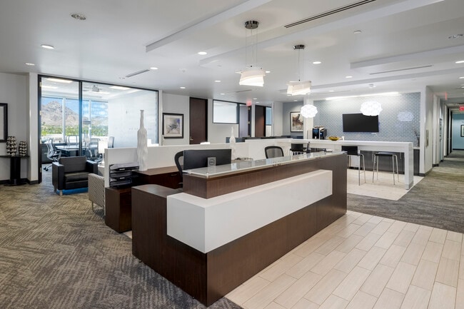 More details for 2415 E Camelback Rd, Phoenix, AZ - Coworking for Lease