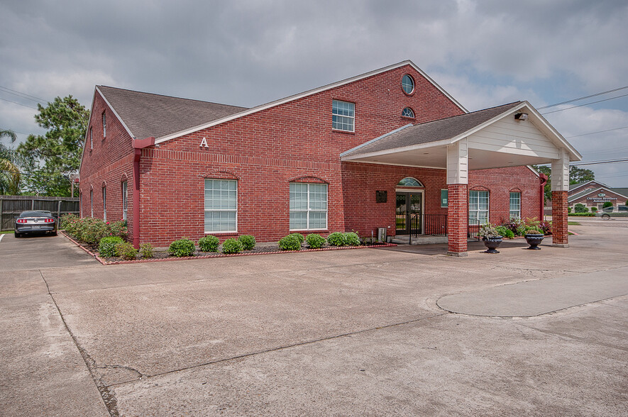 1414 S Friendswood Dr, Friendswood, TX for lease - Building Photo - Image 1 of 5