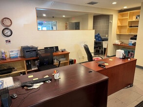 501-509 S Dixie Hwy E, Pompano Beach, FL for lease Interior Photo- Image 2 of 4