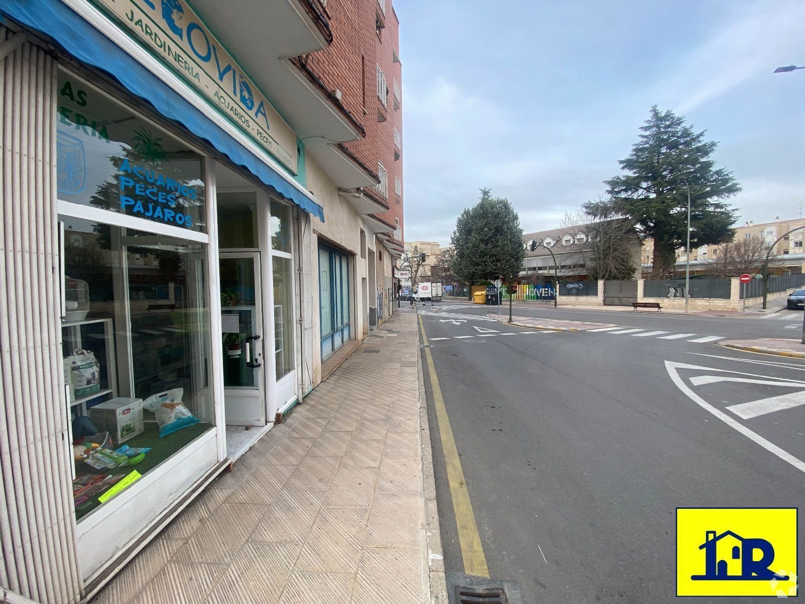 Retail in Cuenca, Cuenca for lease Interior Photo- Image 1 of 6