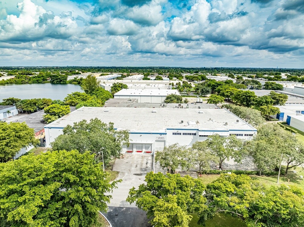 4915 NW 159th St, Miami Lakes, FL for lease Building Photo- Image 1 of 8