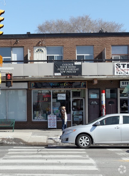 425 Donlands Ave, Toronto, ON for lease - Building Photo - Image 1 of 10