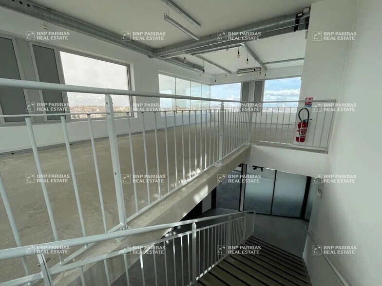 Office in Nantes for lease - Interior Photo - Image 3 of 11