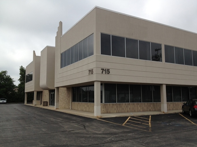 715 W Lake St, Addison, IL for lease - Primary Photo - Image 1 of 19