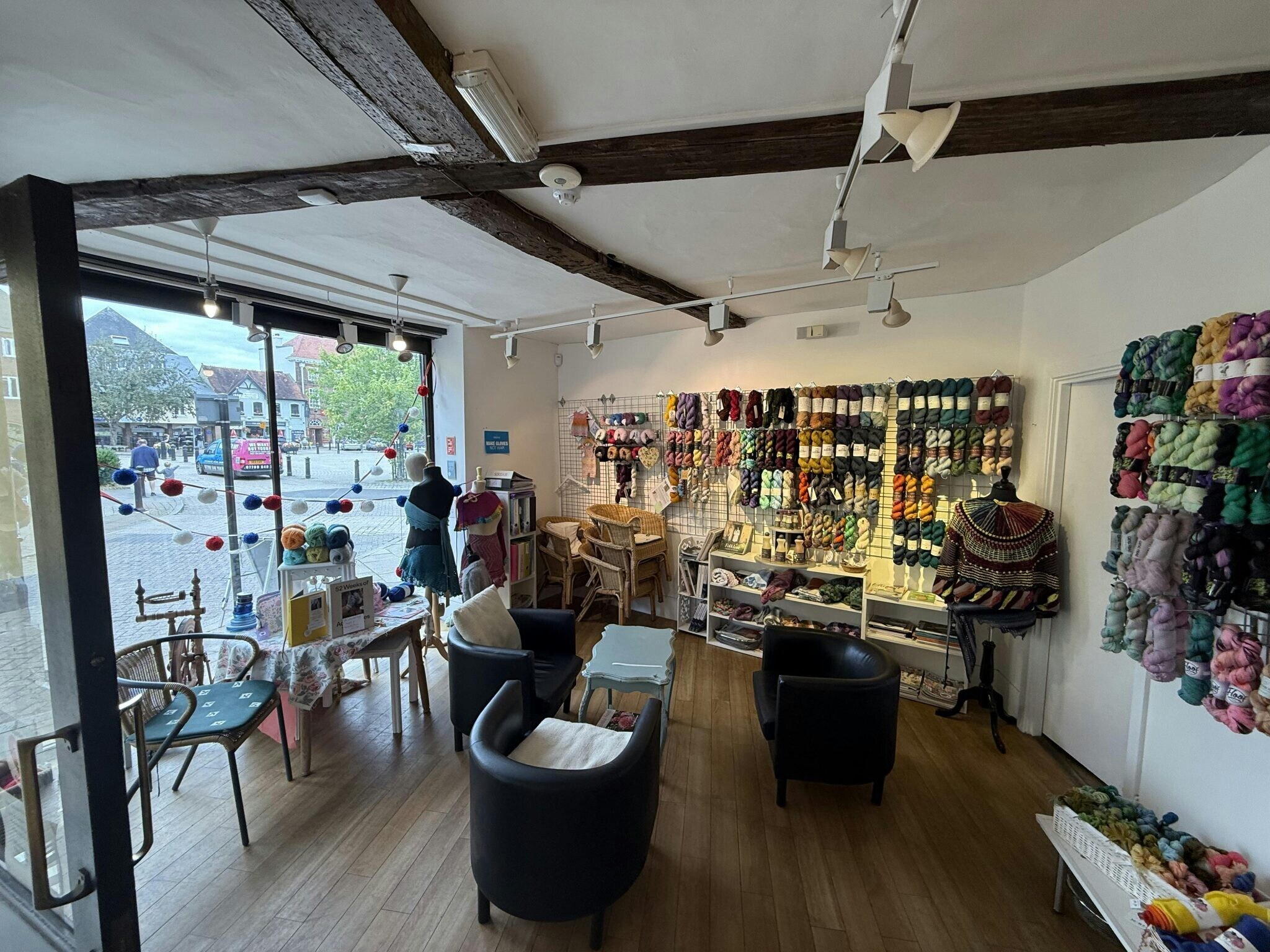 19 The Square, Petersfield for lease Interior Photo- Image 1 of 3