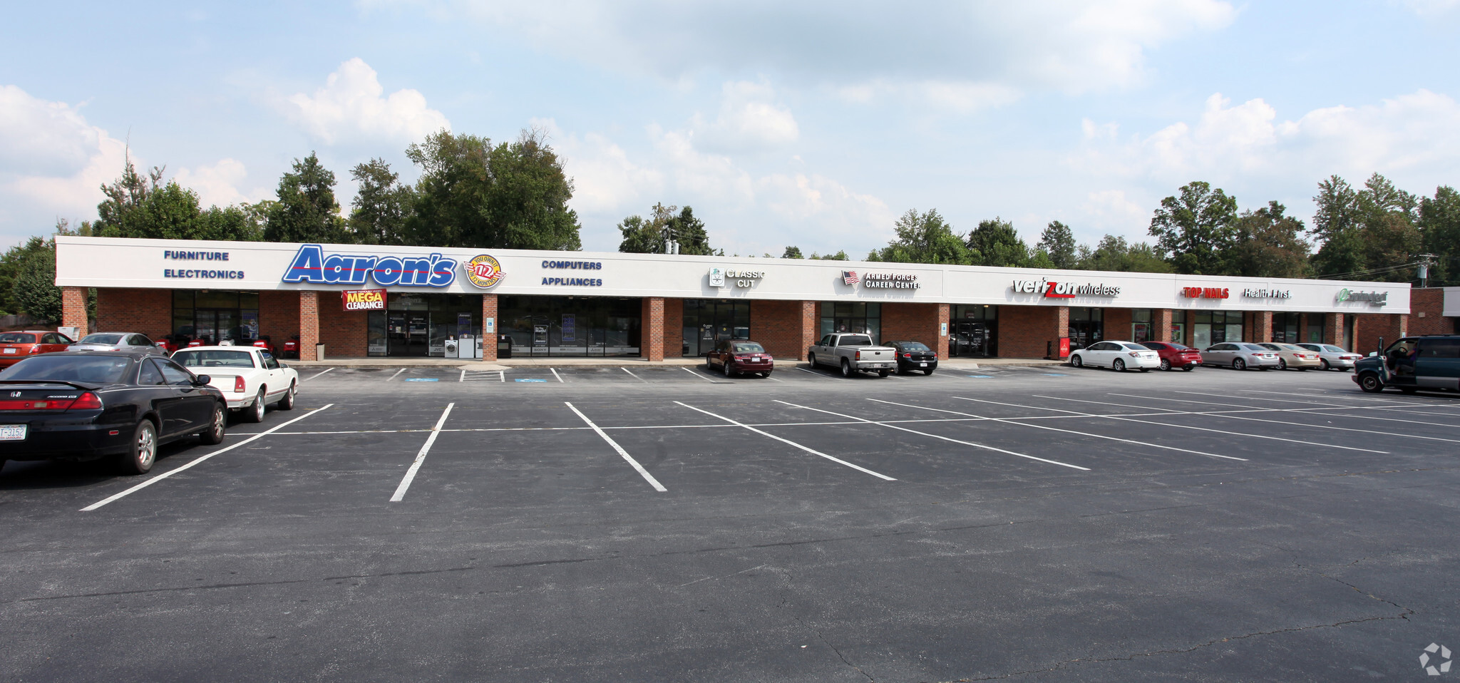 Retail in Reidsville, NC for sale Primary Photo- Image 1 of 1