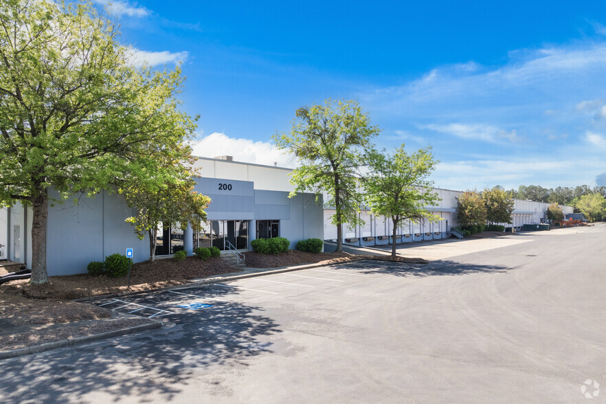 3655 Atlanta Industrial Dr NW, Atlanta, GA for lease - Building Photo - Image 1 of 26