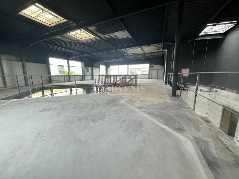 Retail in Fléville-devant-Nancy for lease - Interior Photo - Image 2 of 8