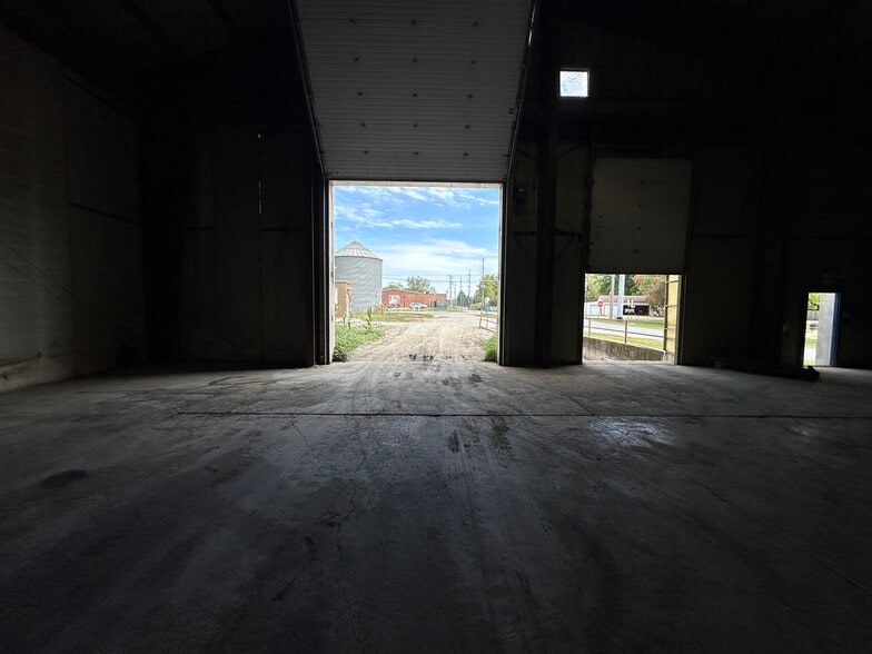 100 River st, Riverside, IA for lease - Building Photo - Image 3 of 17