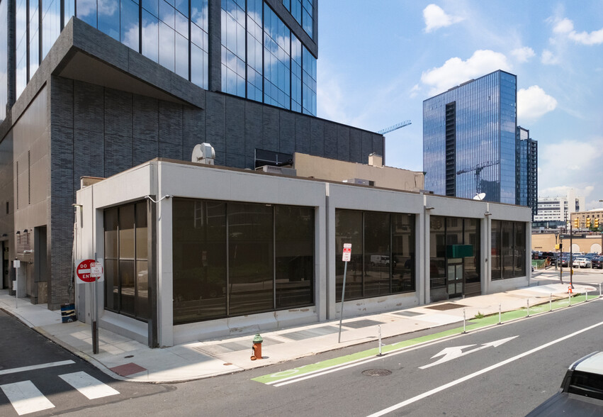 2200-2202 Market St, Philadelphia, PA for lease - Building Photo - Image 2 of 4