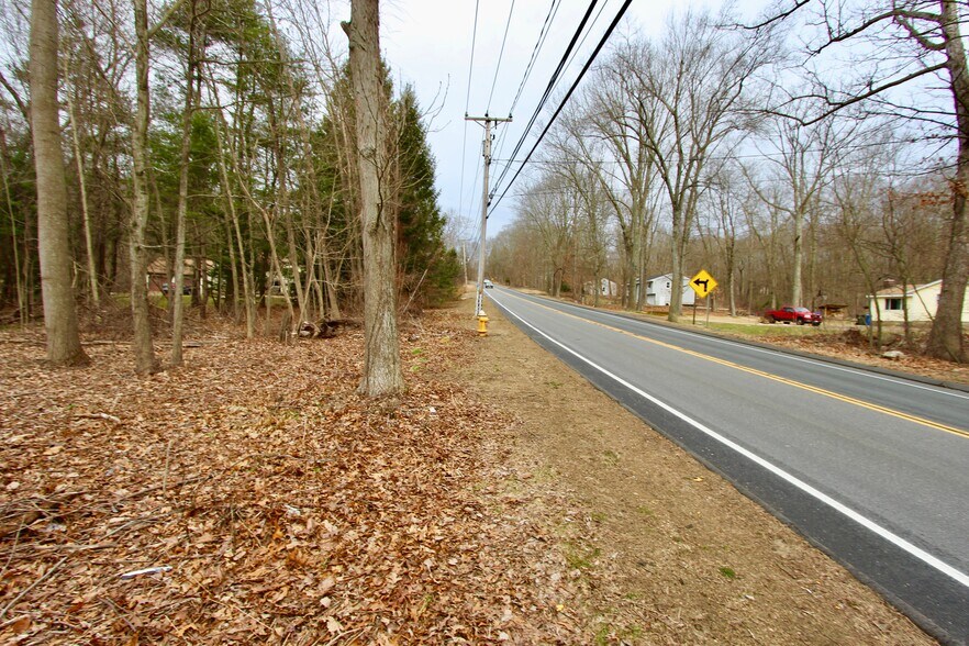 548 Merrow Rd, Tolland, CT 06084