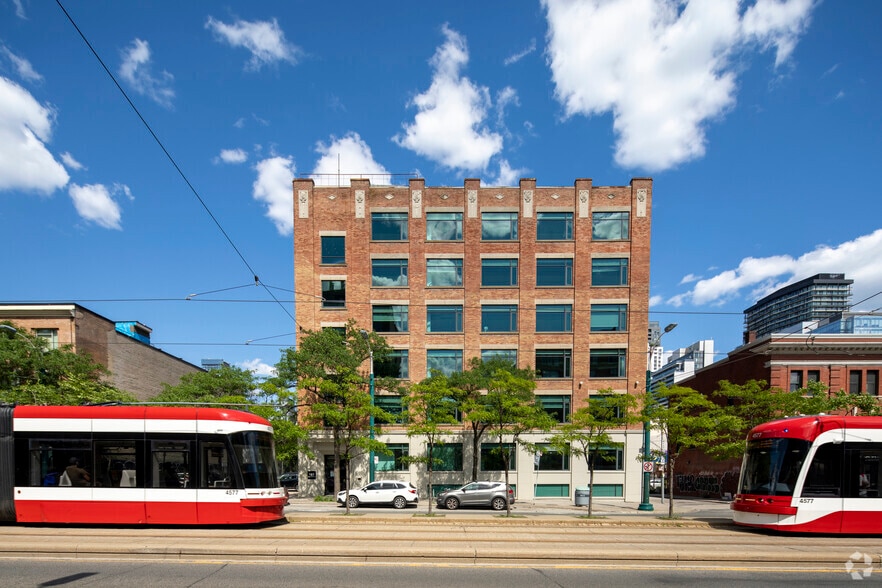 185 Spadina Ave, Toronto, ON for lease - Building Photo - Image 2 of 4