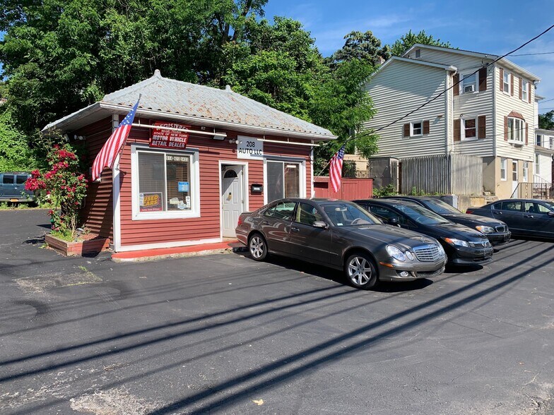 208 N Highland Ave, Ossining, NY for sale - Building Photo - Image 1 of 1