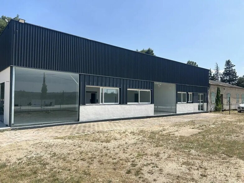 Retail in Saze for lease - Building Photo - Image 2 of 8