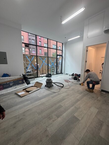 401 W 52nd St, New York, NY for lease - Building Photo - Image 3 of 4