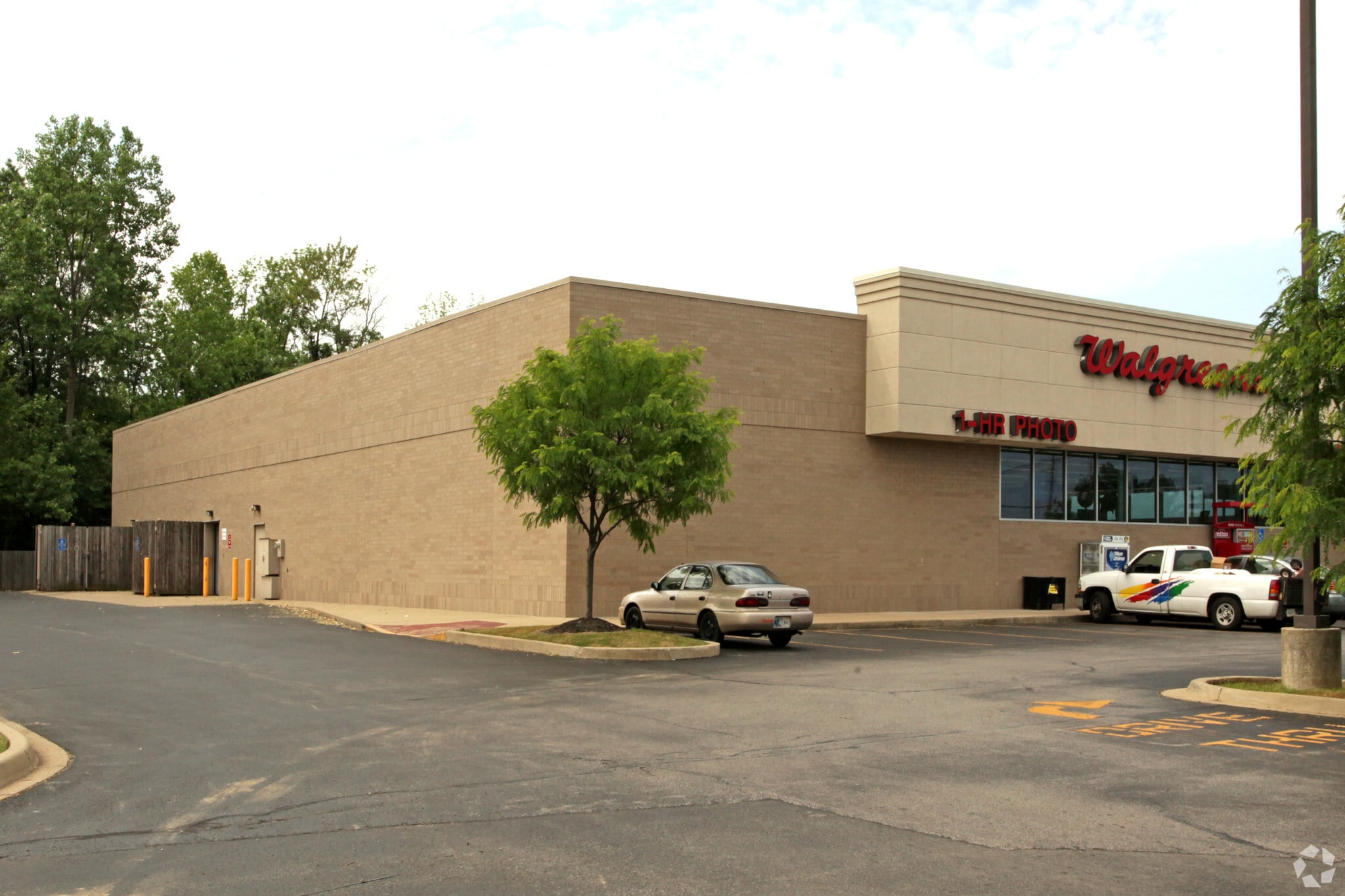 3600 Fern Valley Rd, Louisville, KY for lease Building Photo- Image 1 of 4