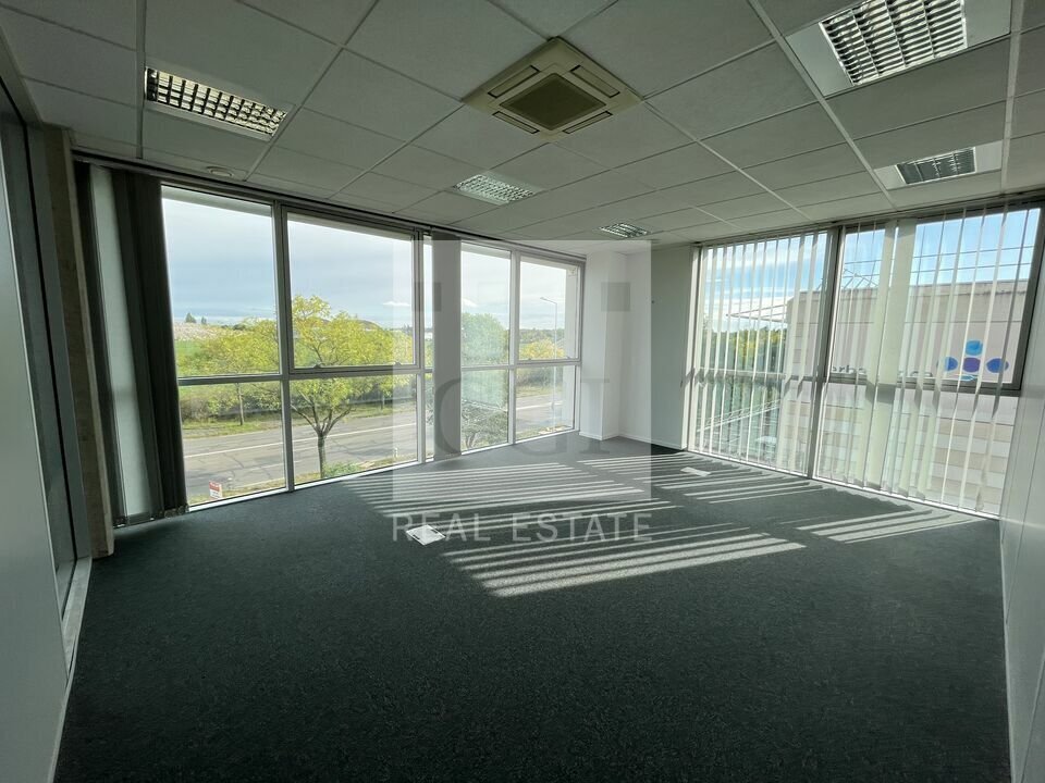 12 Rue Edison, Bron for lease Interior Photo- Image 1 of 19