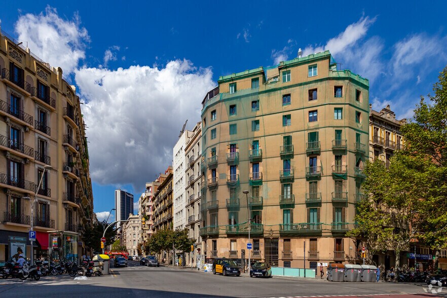 Carrer de Balmes, 114, Barcelona, Barcelona for lease - Building Photo - Image 2 of 3
